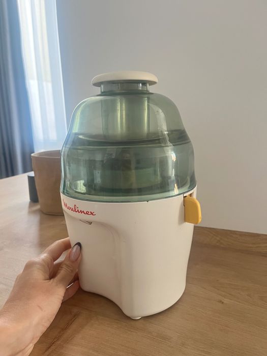 Компактна сокоизтисквачка Moulinex