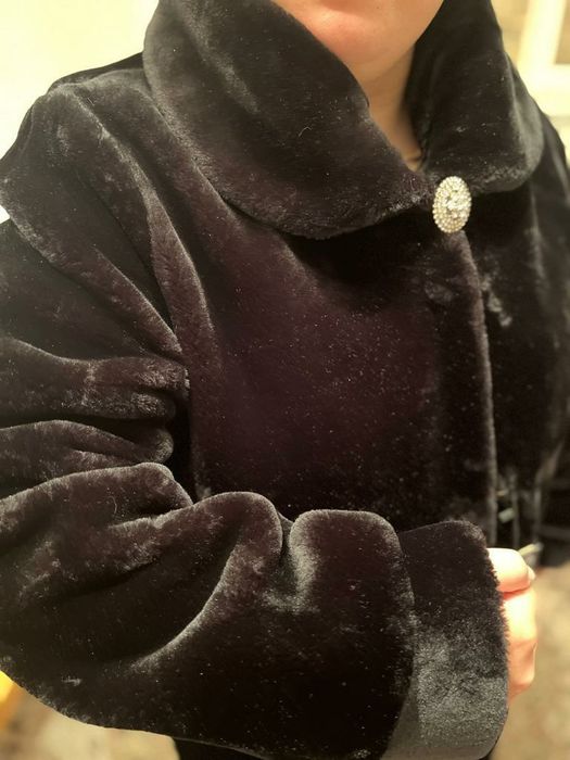 Продаю шубу новую