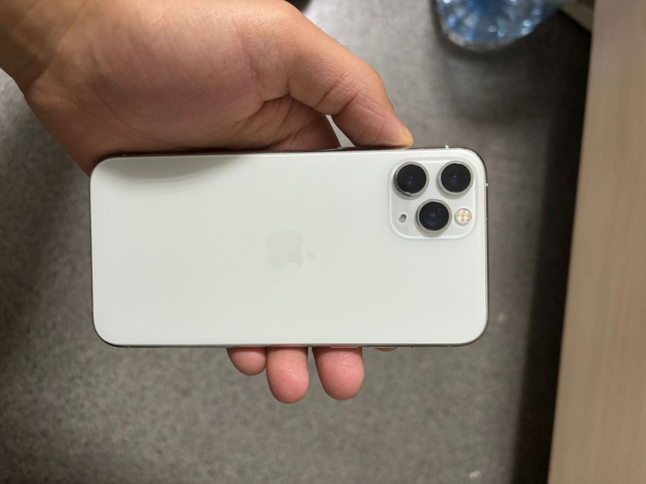 IPHONE 11 pro 64gb емкость 100%