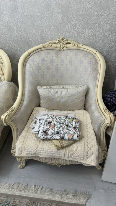 Диван и две кресло