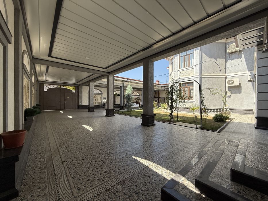 6,7 соток 6 хона сифатли қурилган авторский проэктдаги ховли сотилади!