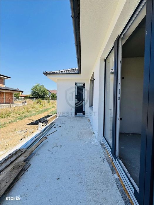 Casa plan Parter, semifinisata, zona Oncea