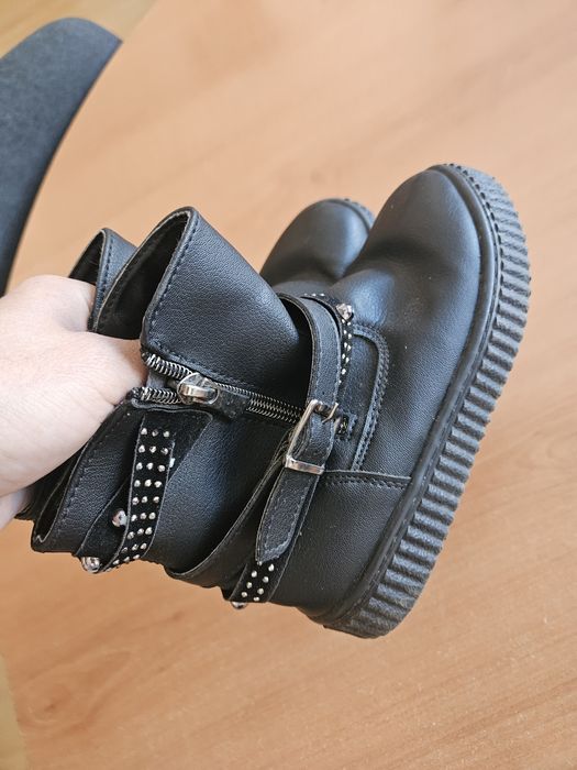 Палтенце 4,6г и боти 28 номер