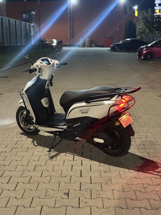 Scuter electric fara permis Rdb hoinarul v