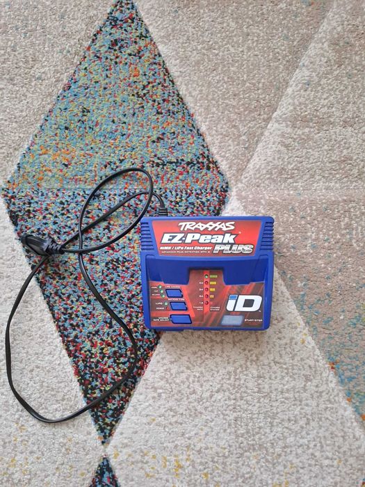 RC модел Traxxas trx 4 Defender 1/10