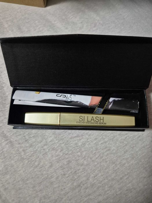 Серум за растеж на мигли на SiLash