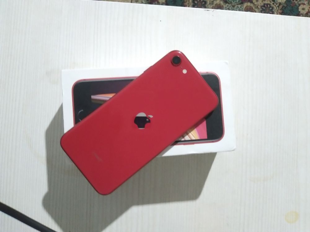 iPhone SE 2 сим карт.