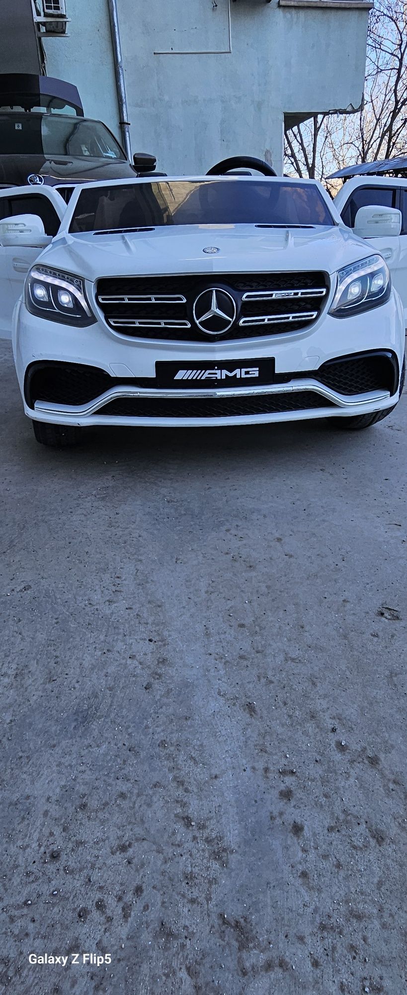 Двуместен акумулаторен джип Mercedes GLS63 AMG (лицензиран)