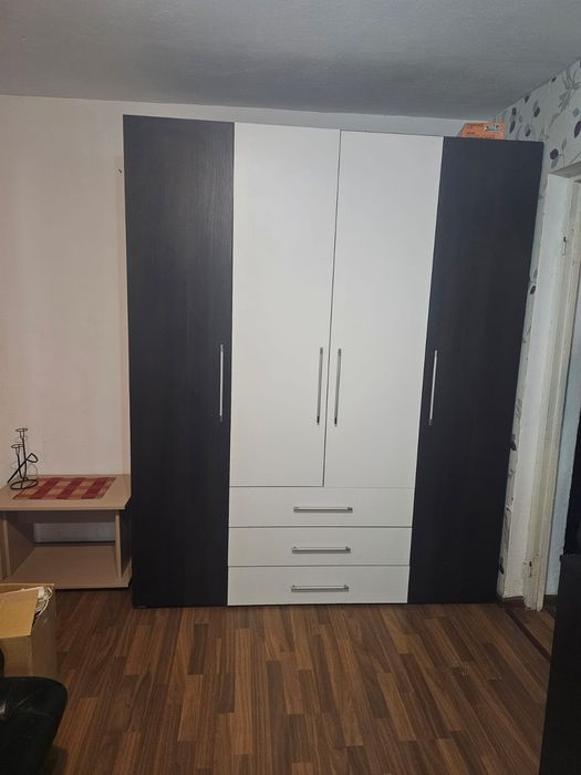 Vand apartament 3 camere