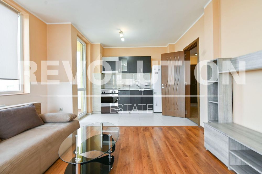 Тристаен апартамент в ж.к. Дружба 1 .