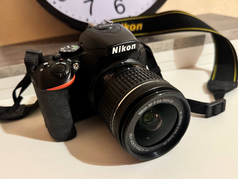 Nikon D5600 + объектив 18-55 AF-P VR