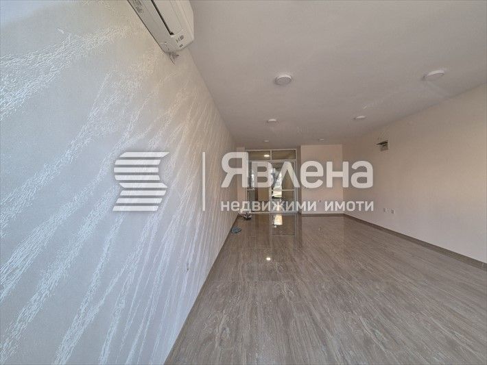 Дава се под наем Офис в Бургас, Център - 45 кв.м за 1200 € - Снимка #2