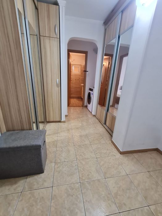 Proprietar, inchiriez apartament central, 2 camere, renovat,