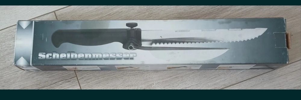 Назъбен кухненски нож за хляб и месо + калъф– НОВ