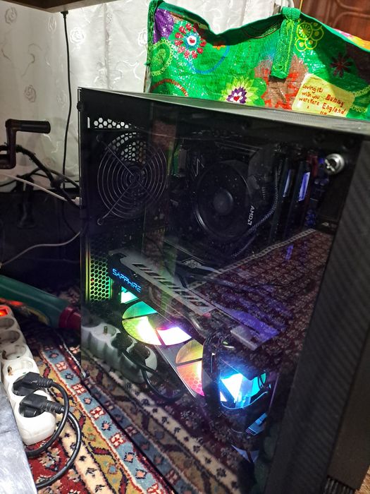 Vând pc gaming AMD Ryzen 5 3600 six-core, Radeon RX 580