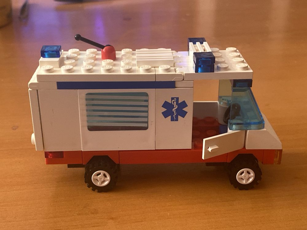 Lego 6666 Ambulance