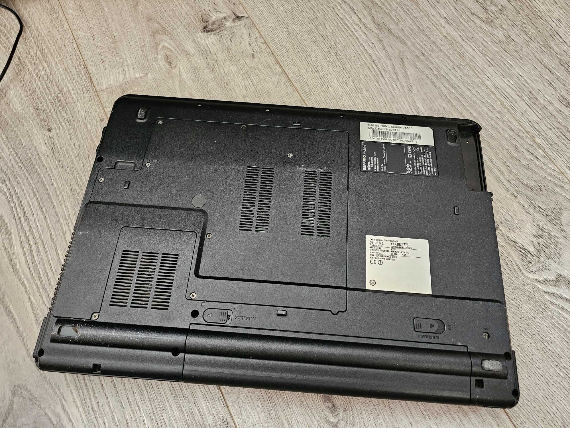 Laptop Vechi Fujitsu Siemens V5505