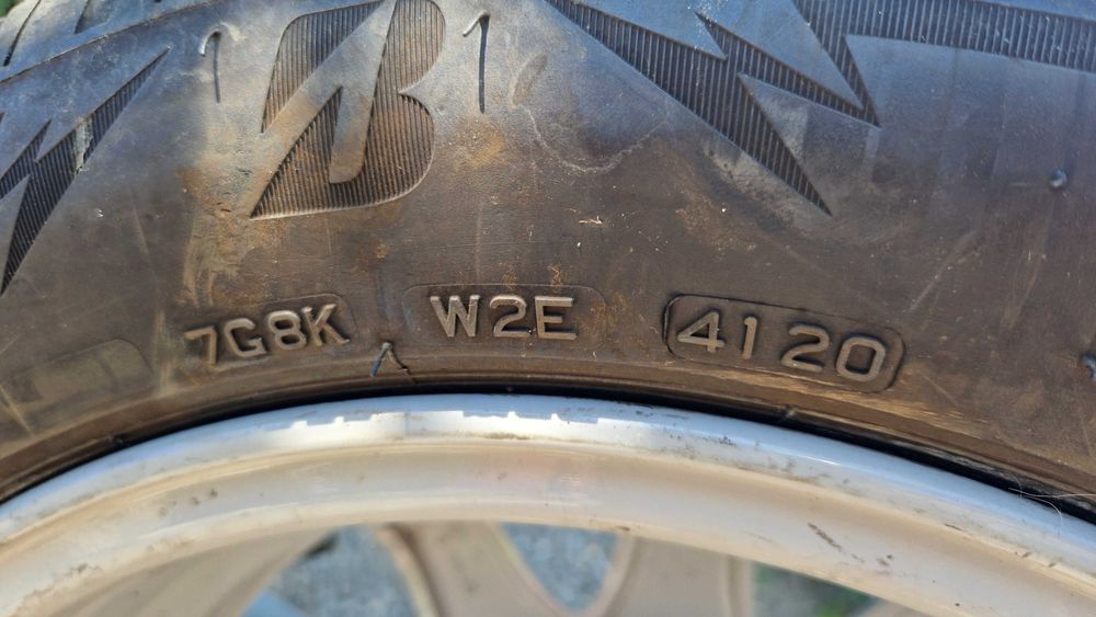 NISSAN Джанти със зимни гуми 205/55/16 6J×16  ET45  4×114,3
