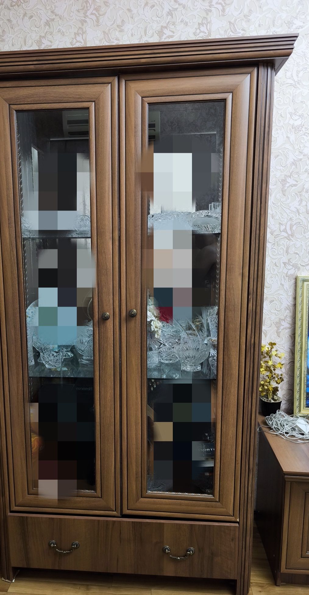 Продам гостиный комплект мебели