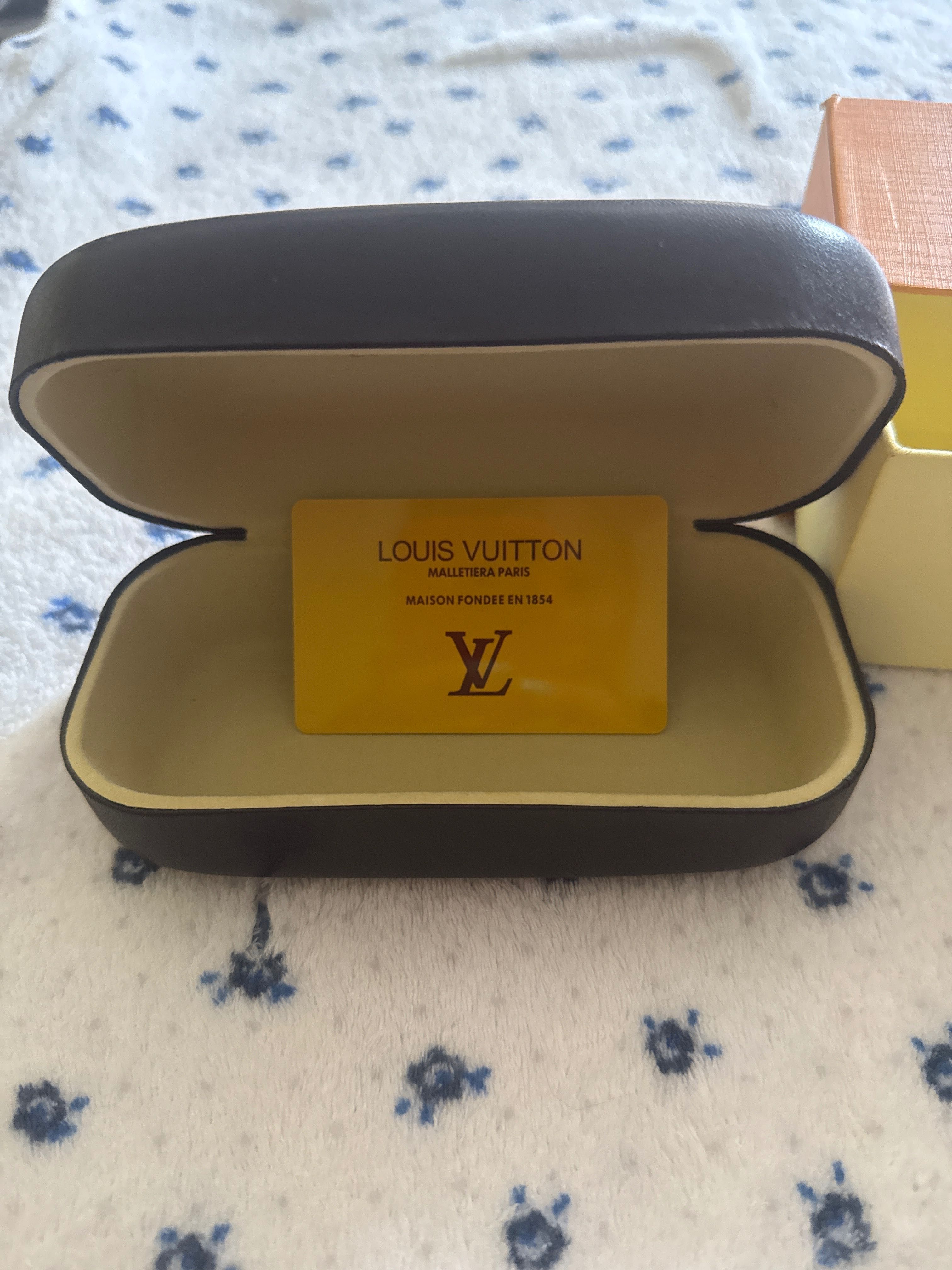 Оригинална кутия Louis Vuitton с кожена кутия за очила