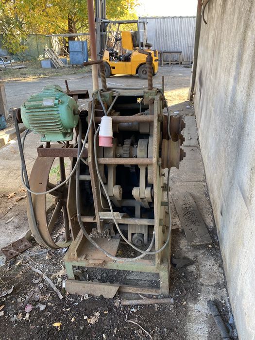 Vand masina de gaurit radiala, marca tip Infratirea Oradea, freza Fus