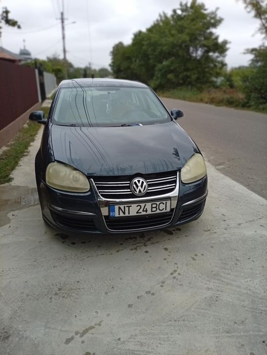 Vând Volkswagen jetta