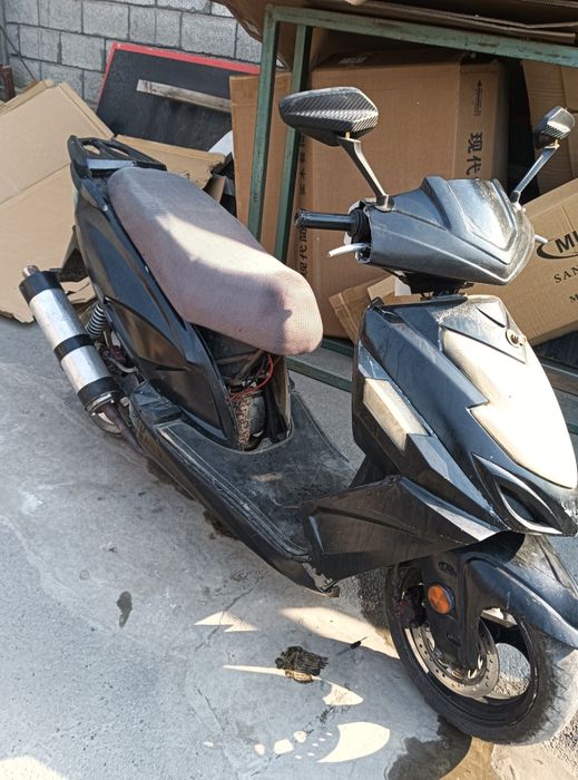 Skuter ROBOT yaponskiy 150 kub