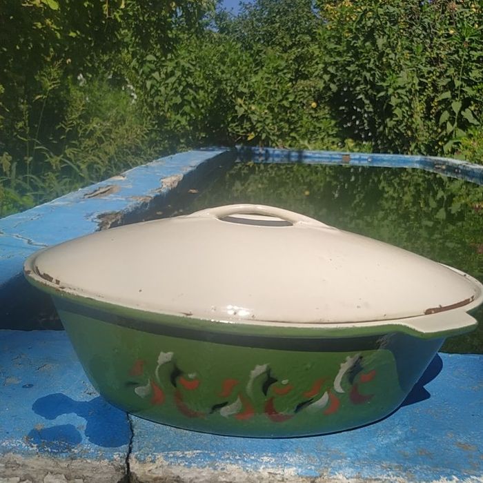 Утятница чугунная, покрытая эмалью