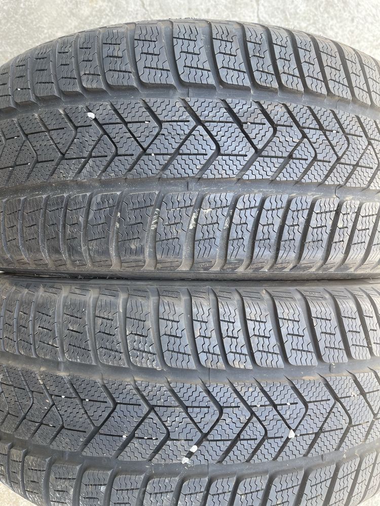 Vand 2 anvelope iarna 255/35/21 Pirelli Sottozero 3
