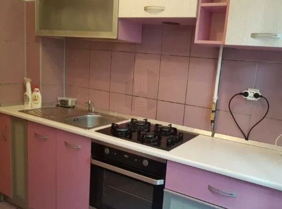 Дава се под наем Тристаен апартамент в Пловдив, Старият град - 88 кв.м за 229.5 € - Снимка #2