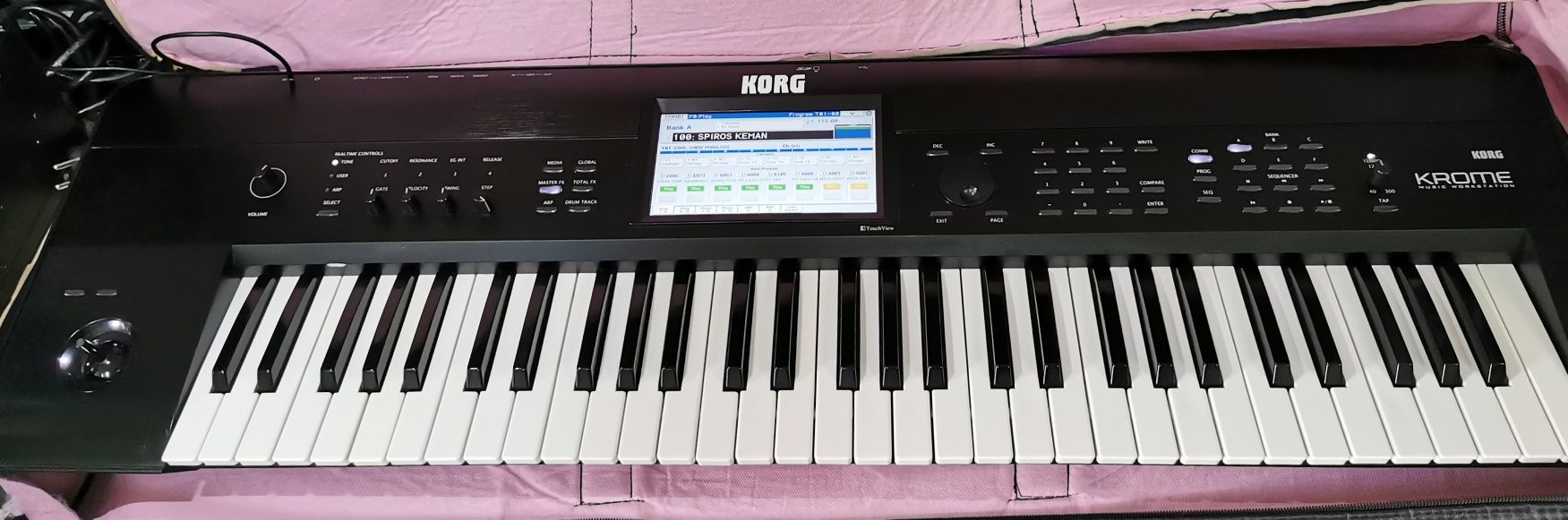 Клавир  пиано синтезатор KORG KROME 61