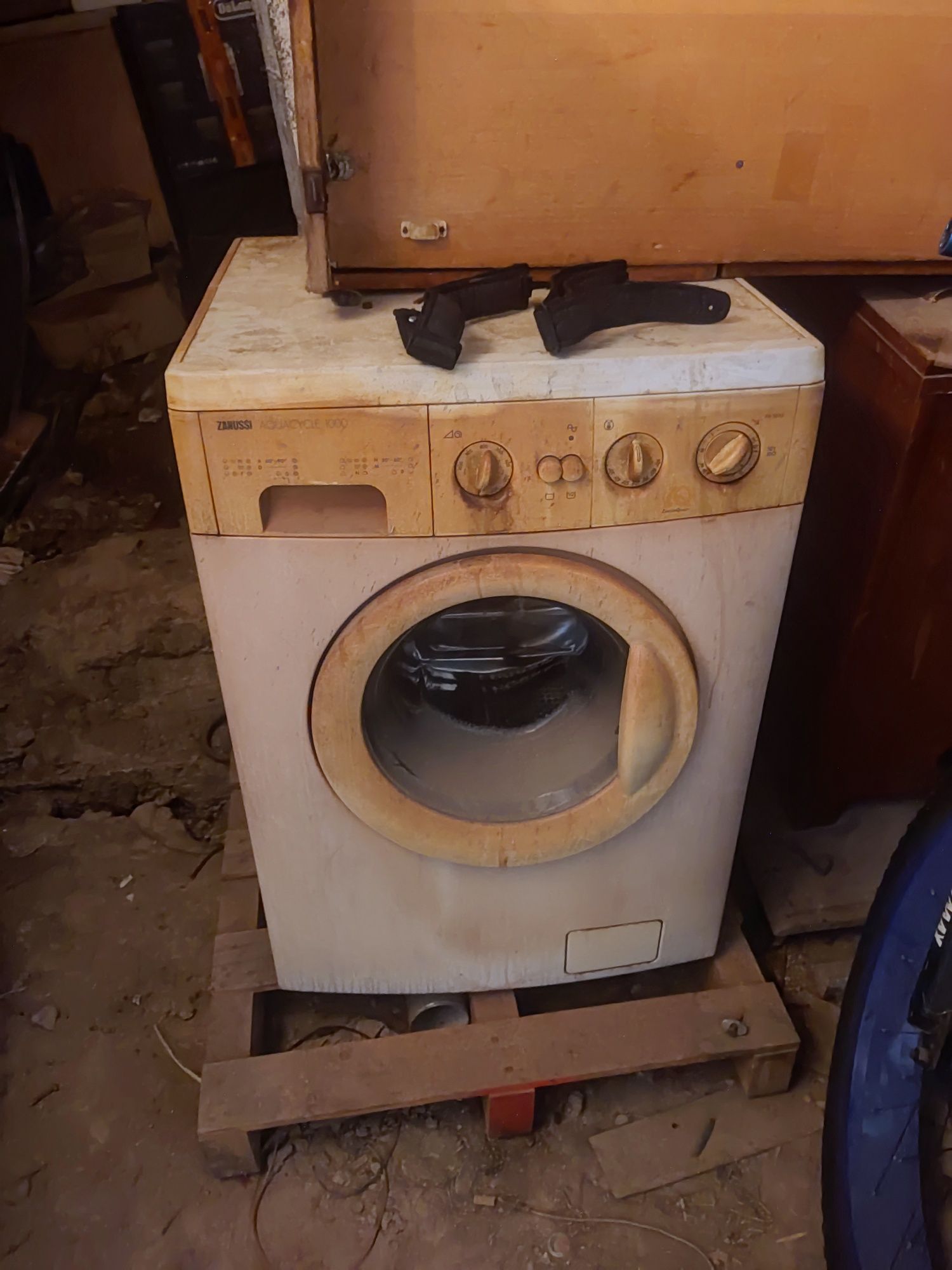 Продам стиральную машину