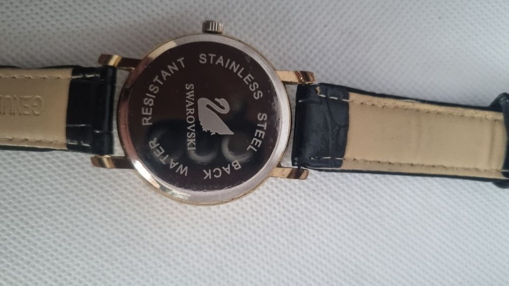 Часовник Swarovski