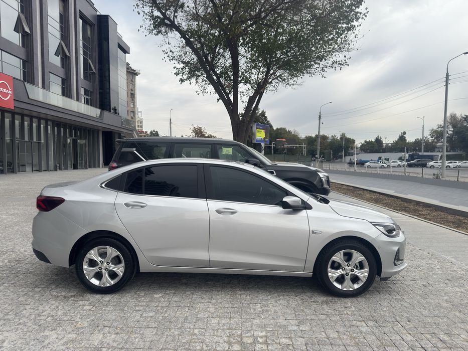 Chevrolet Onix Premier