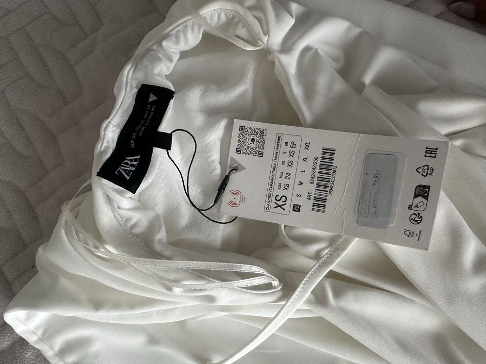 Продавам нова рокля Zara, гащеризон марка Replica