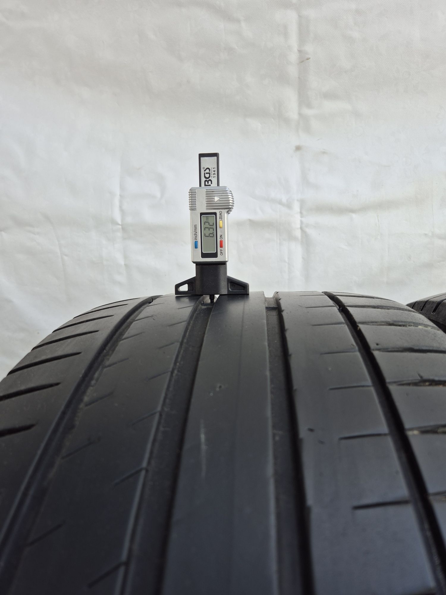 2бр 285 40 20 Michelin летни - 20г