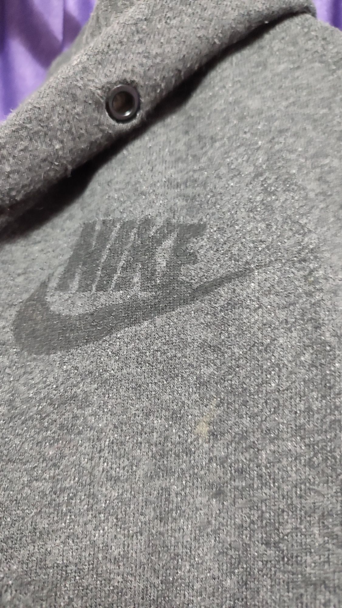 Vând  vestă Nike