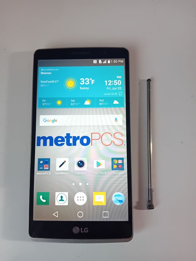 Смартфон LG stylo