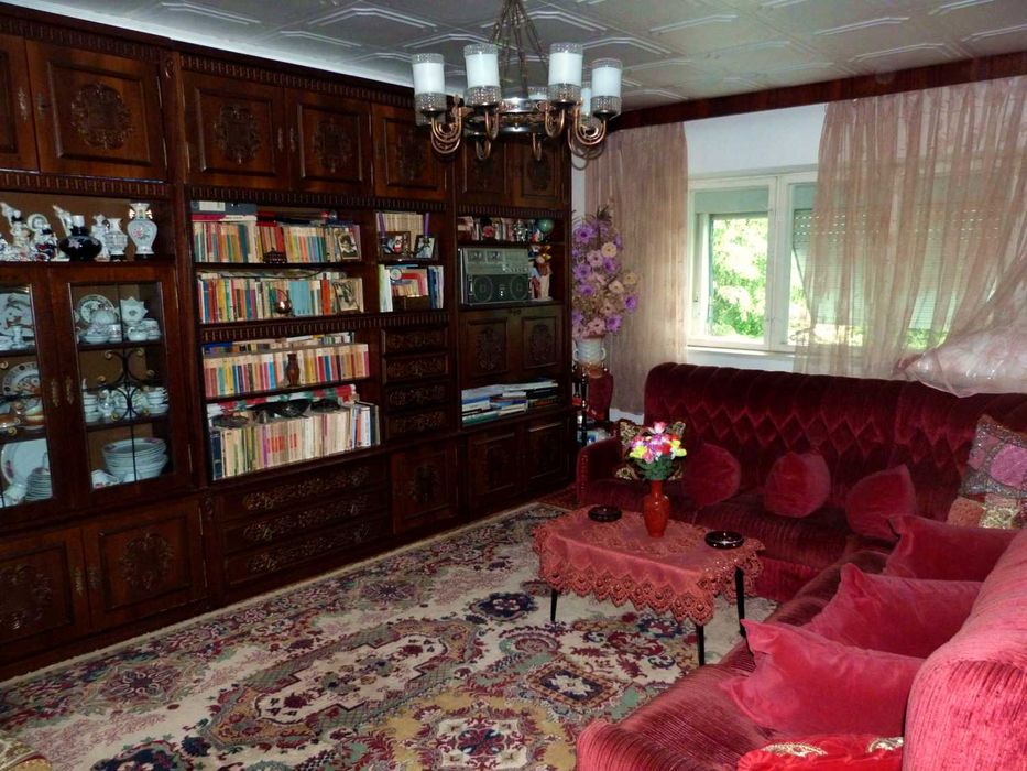 Vând  apartament  4 cam.  Micro 4  2 băi  etaj 3 din 4