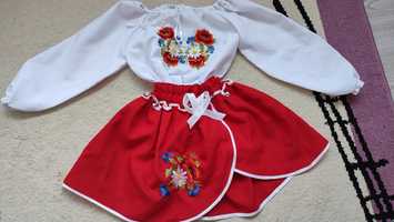 Costum traditional nou pt fetite 4-5 ani