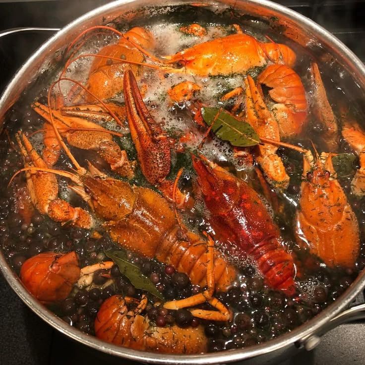 Продам раков живых и вареных