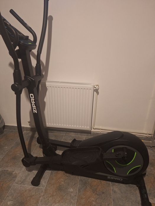 Vand Biciceta fitness eliptica Zipro Heat  iConsole