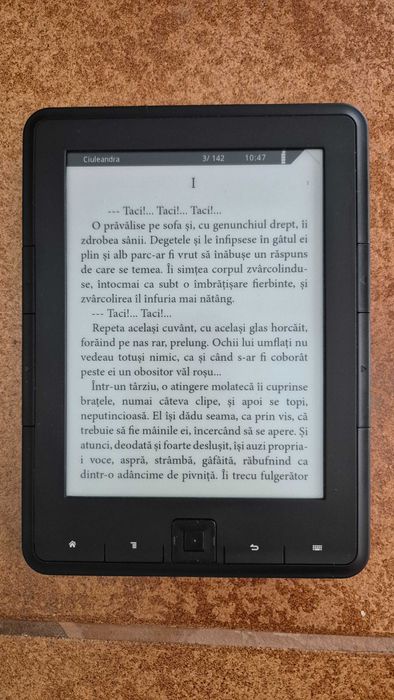 E-book Reader cu E-ink display in cutie
