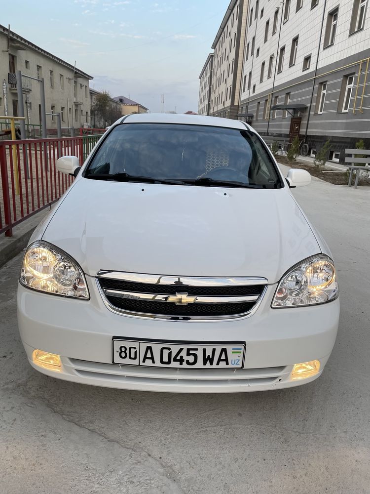 Lasetti1.8 yili 2012 ga 2013 yil 13dekabrda salondan