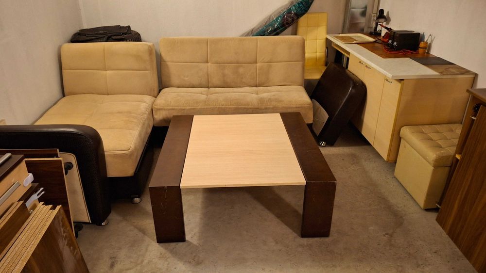 Продавам шкафове и диван