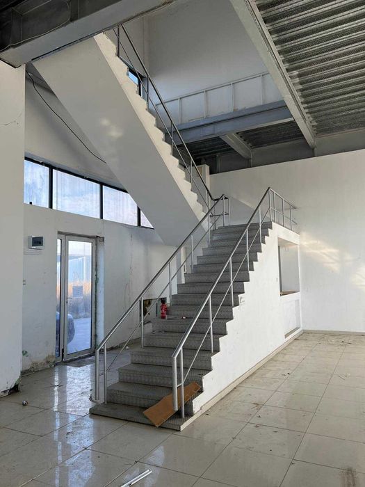 Spatiu comercial +depozit