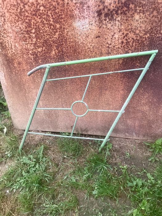 Стълбищен парапет от плътно желязо