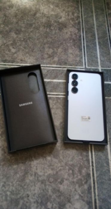 Samsung Galaxy S25 128GB Icy Blue – Чисто нов!