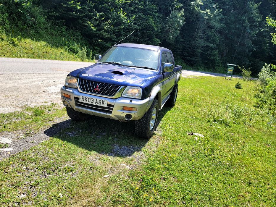 Vând sau dezmembrez Mitsubishi l200