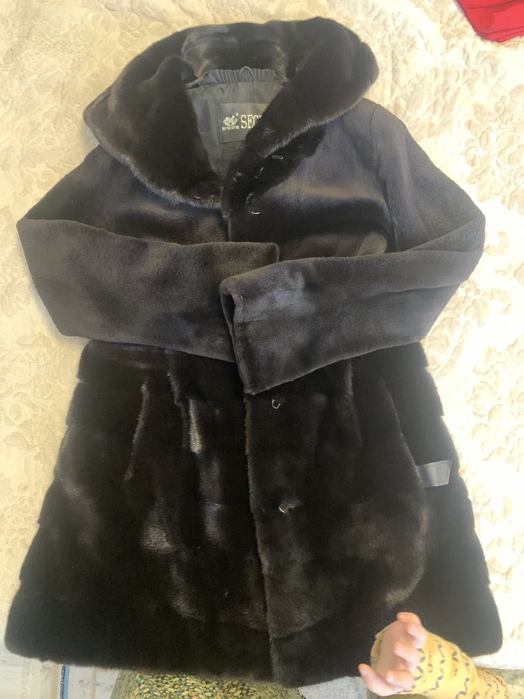 Продам норковую шубу р.42